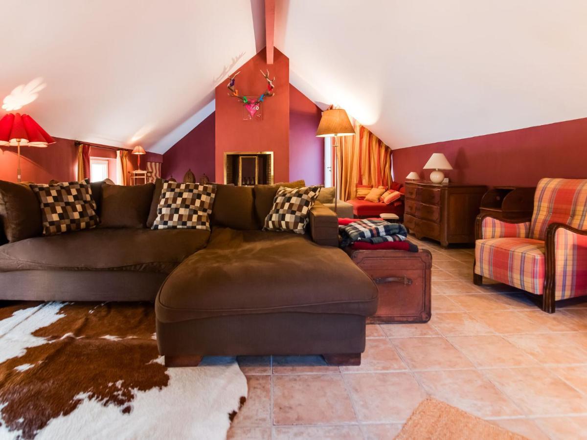 Modern In With Private Swimming Pool Holiday home *