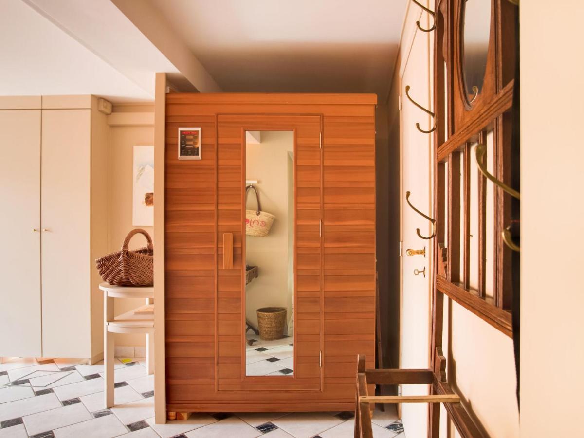 Modern In With Private Swimming Pool Sosoye