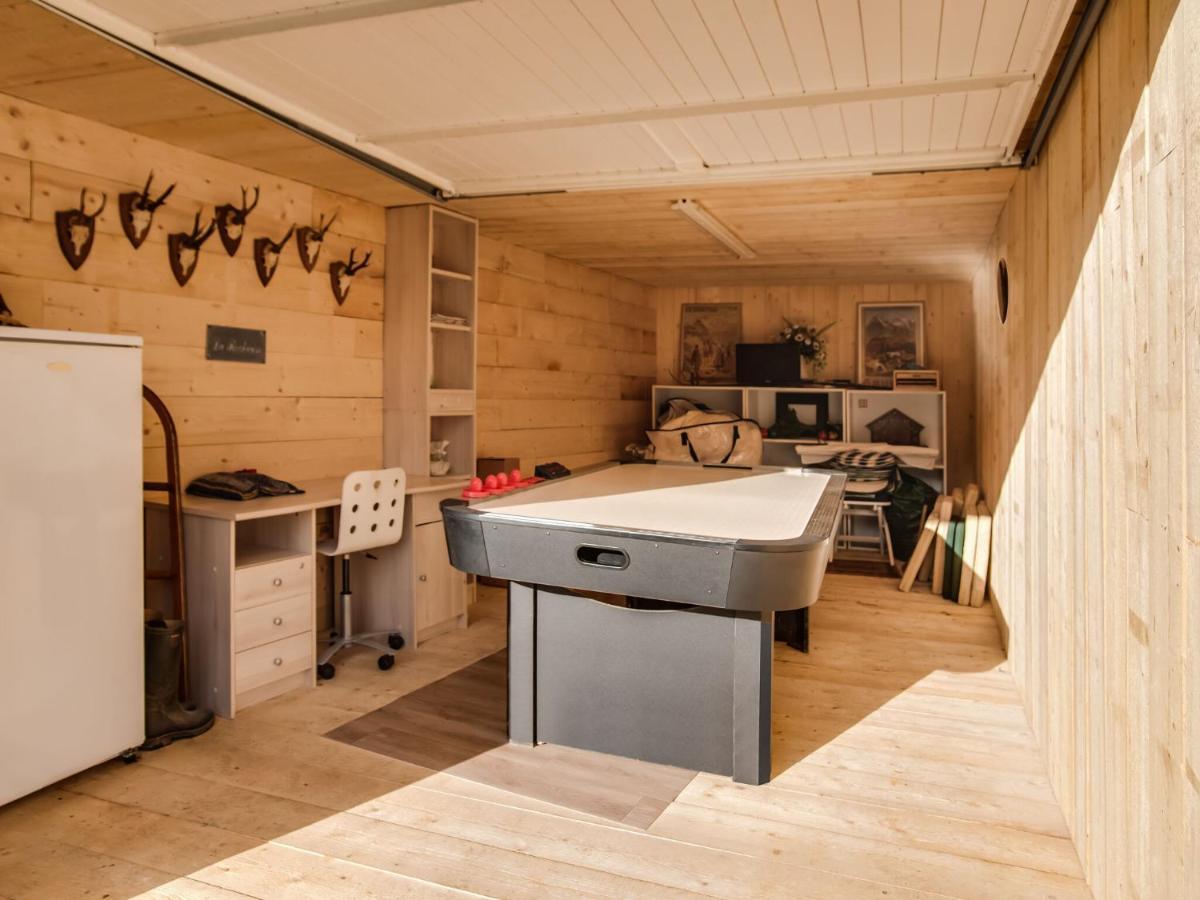 Modern In With Private Swimming Pool Holiday home *